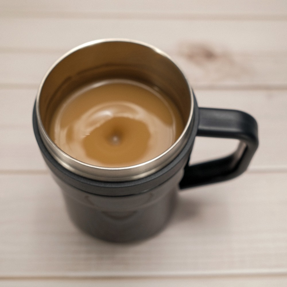 不用充電！溫差自動攪拌設計咖啡杯 (黑/白)