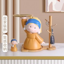 戴珍珠耳環的少女金托盤造型收納擺飾